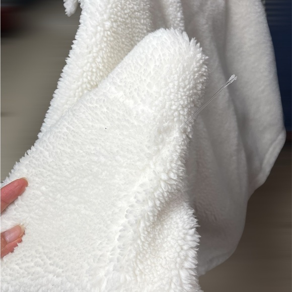 ALO~ Sherpa Edge Shacket Ivory Size XS (2-4) QUILTED Pockets and Elbows. - Picture 8 of 16